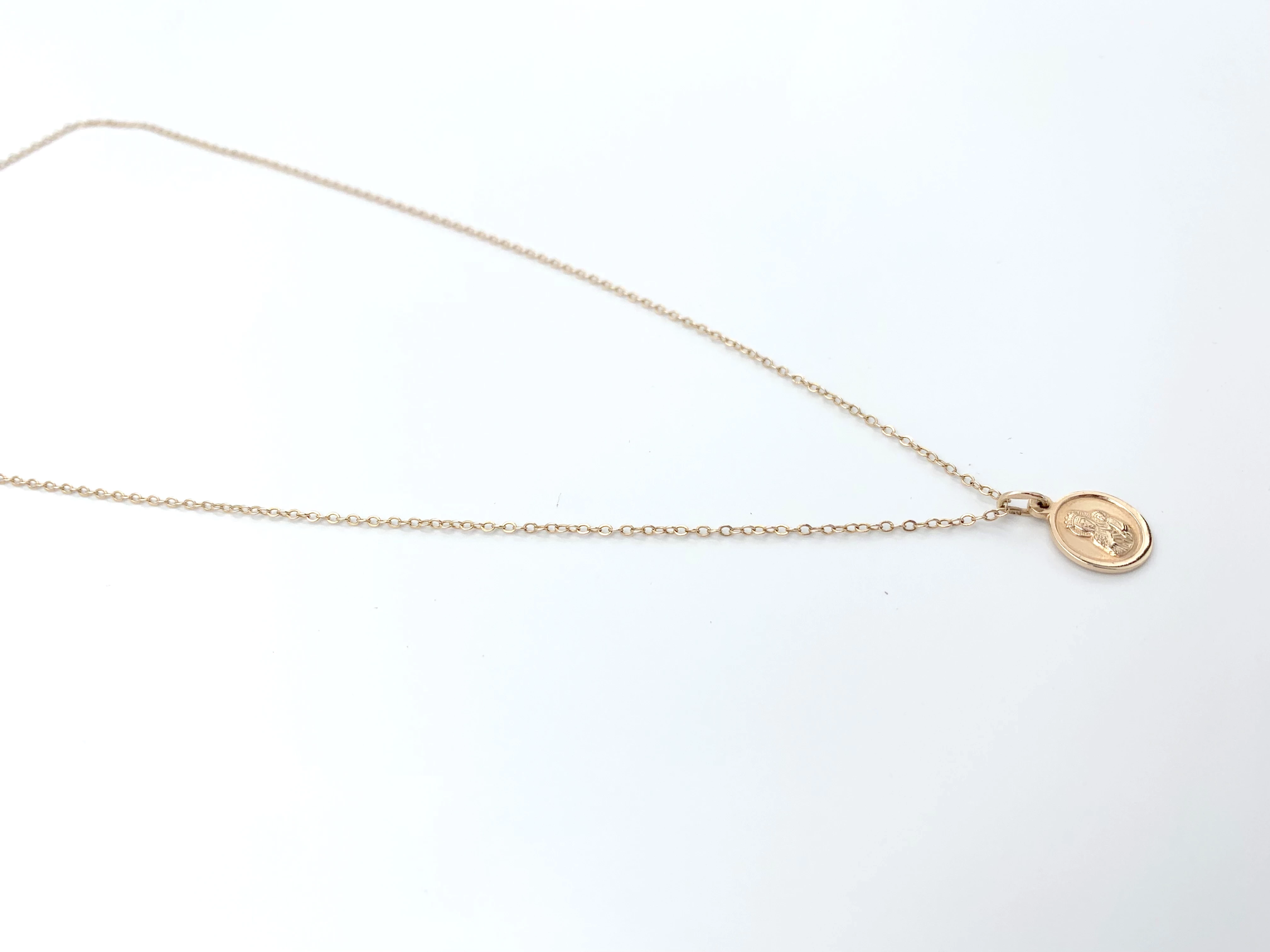 wyrob-jubilerski-uzywany-lancuszek-z-medalikiem-marka-bez-marki