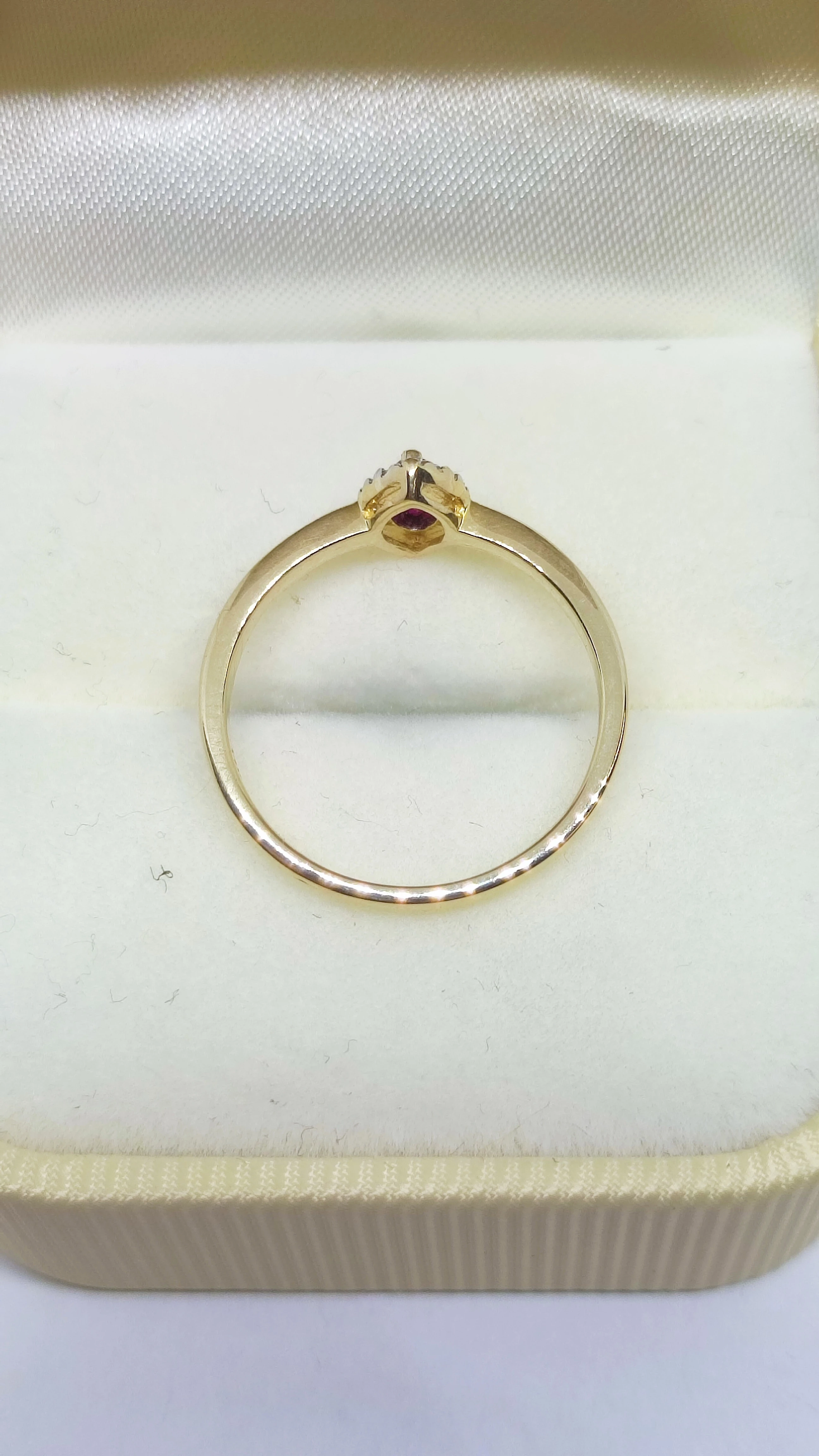 zloty-pierscionek-14k-z-rubinem-i-brylantami-rodzaj-wyrob-jubilerski