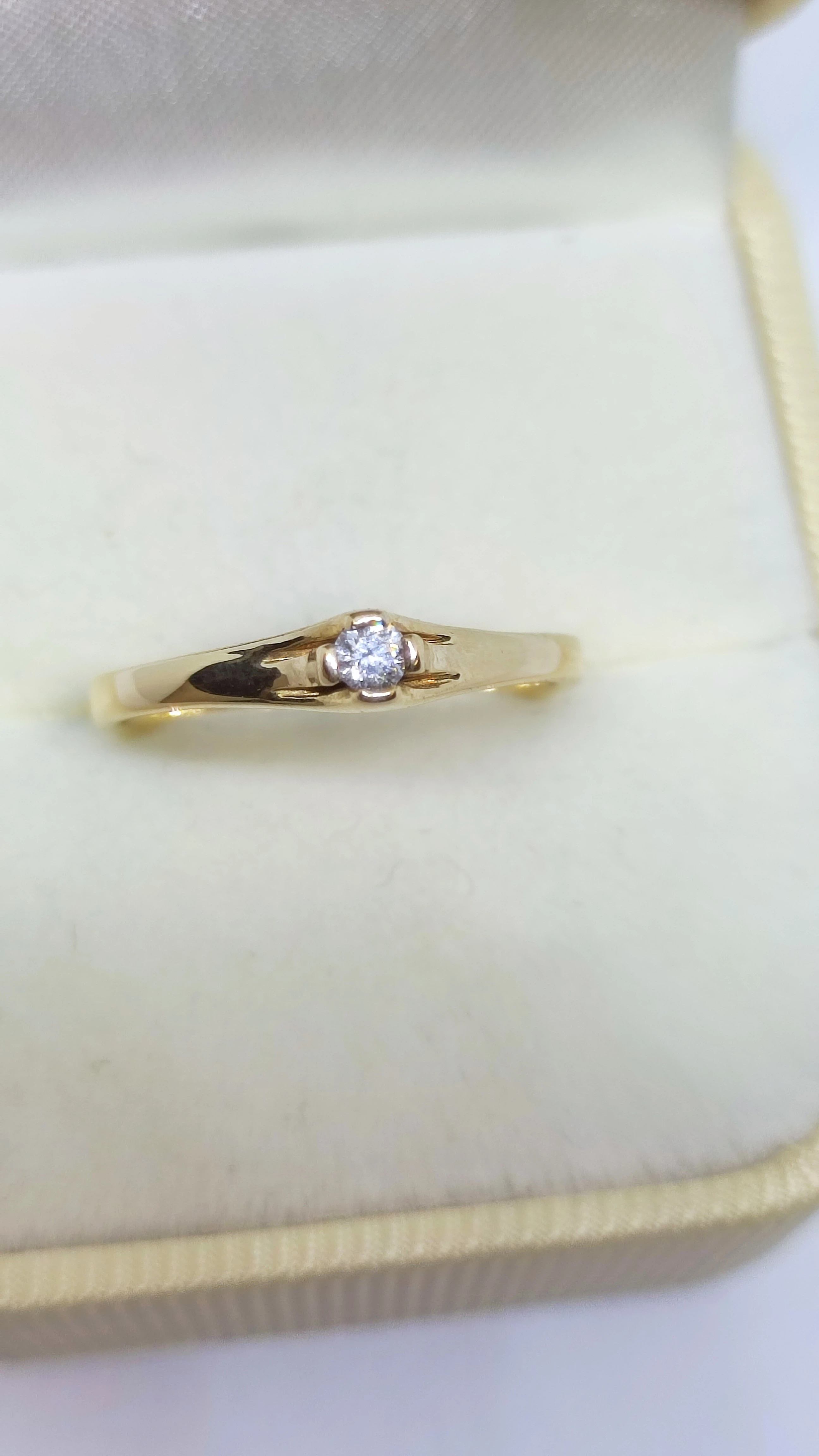 zloty-pierscionek-14k-z-brylantem-marka-inna-marka