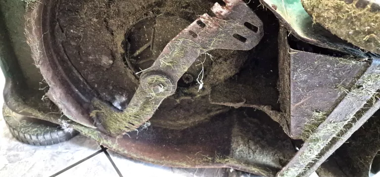 kosiarka-spalinowa-merox-276507-zakres-regulacji-wysokosci-koszenia