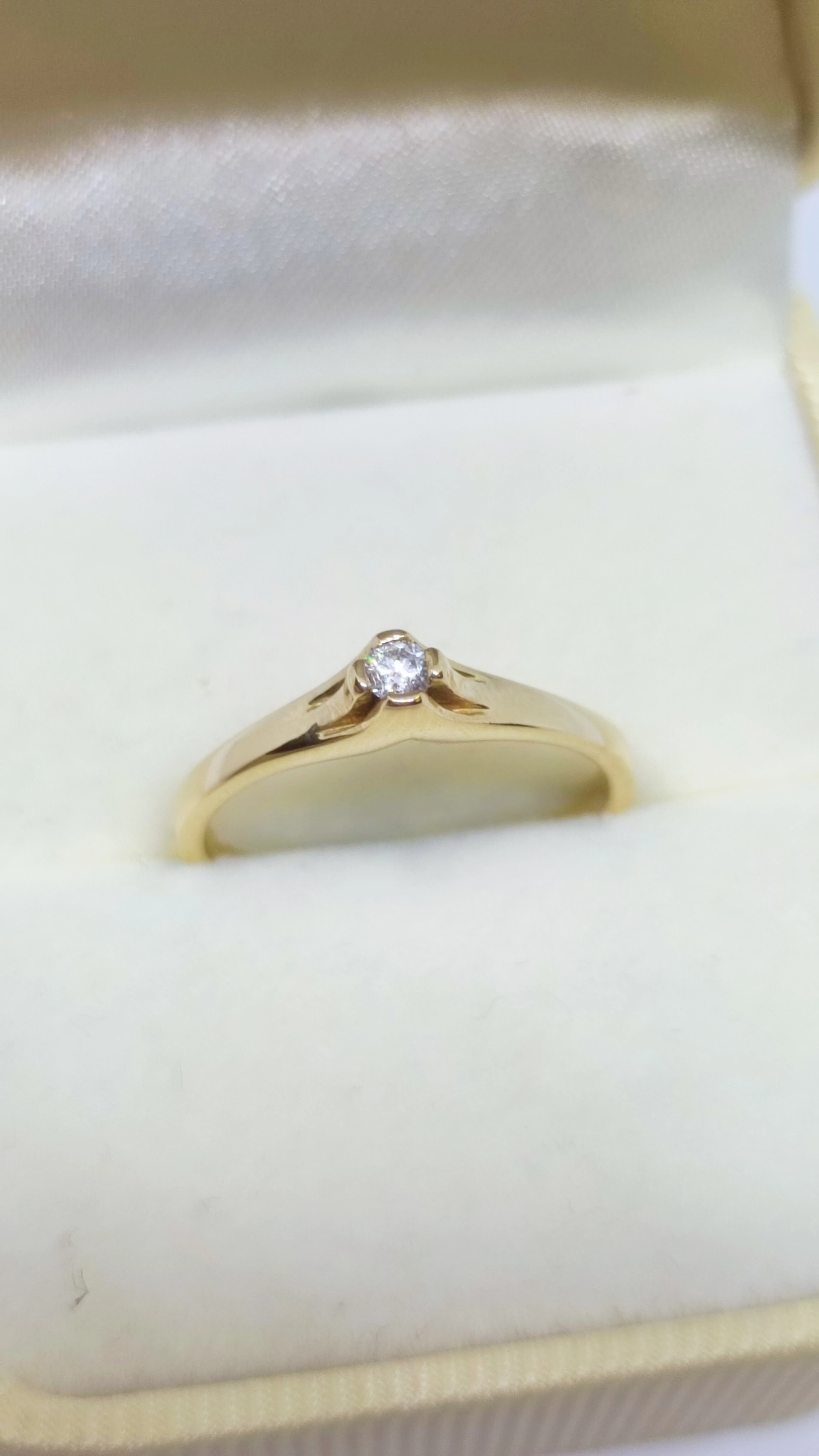 zloty-pierscionek-14k-z-brylantem-stan-uzywany