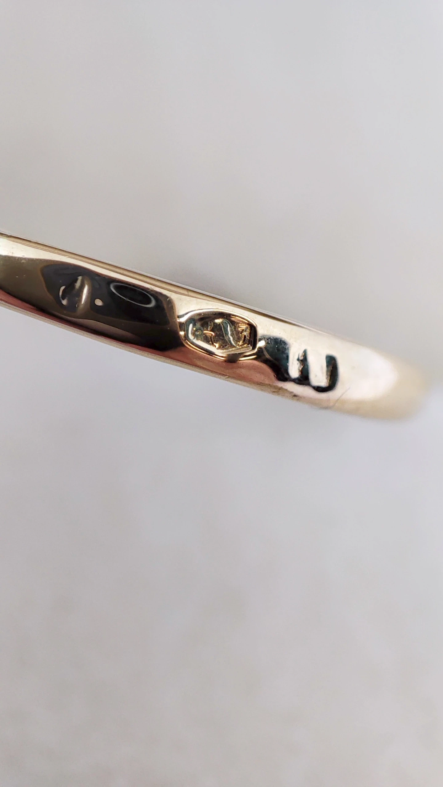 pierscionek-14k-z-diamentem-rodzaj-wyrob-jubilerski