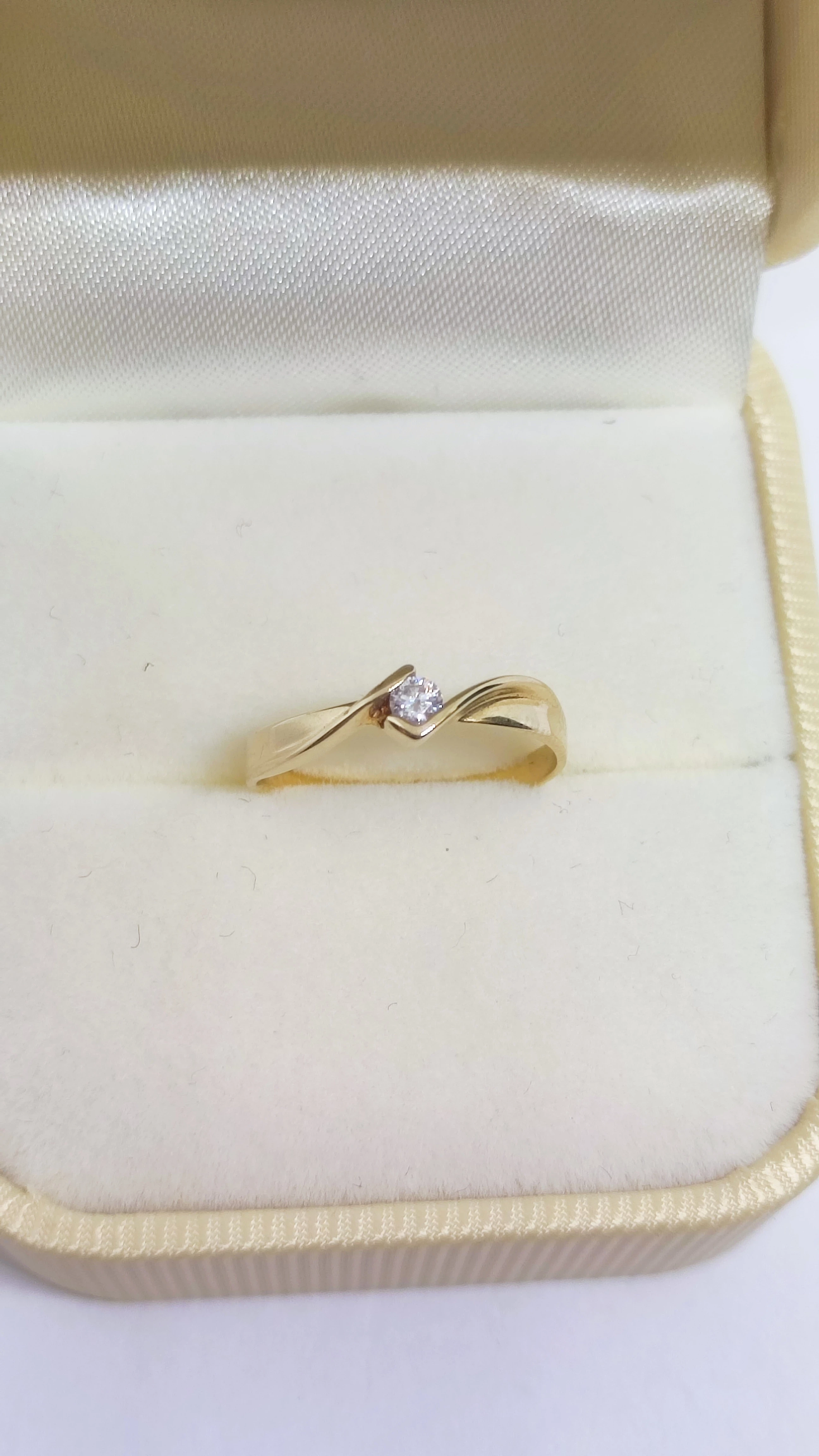 pierscionek-14k-z-diamentem-marka-inna-marka