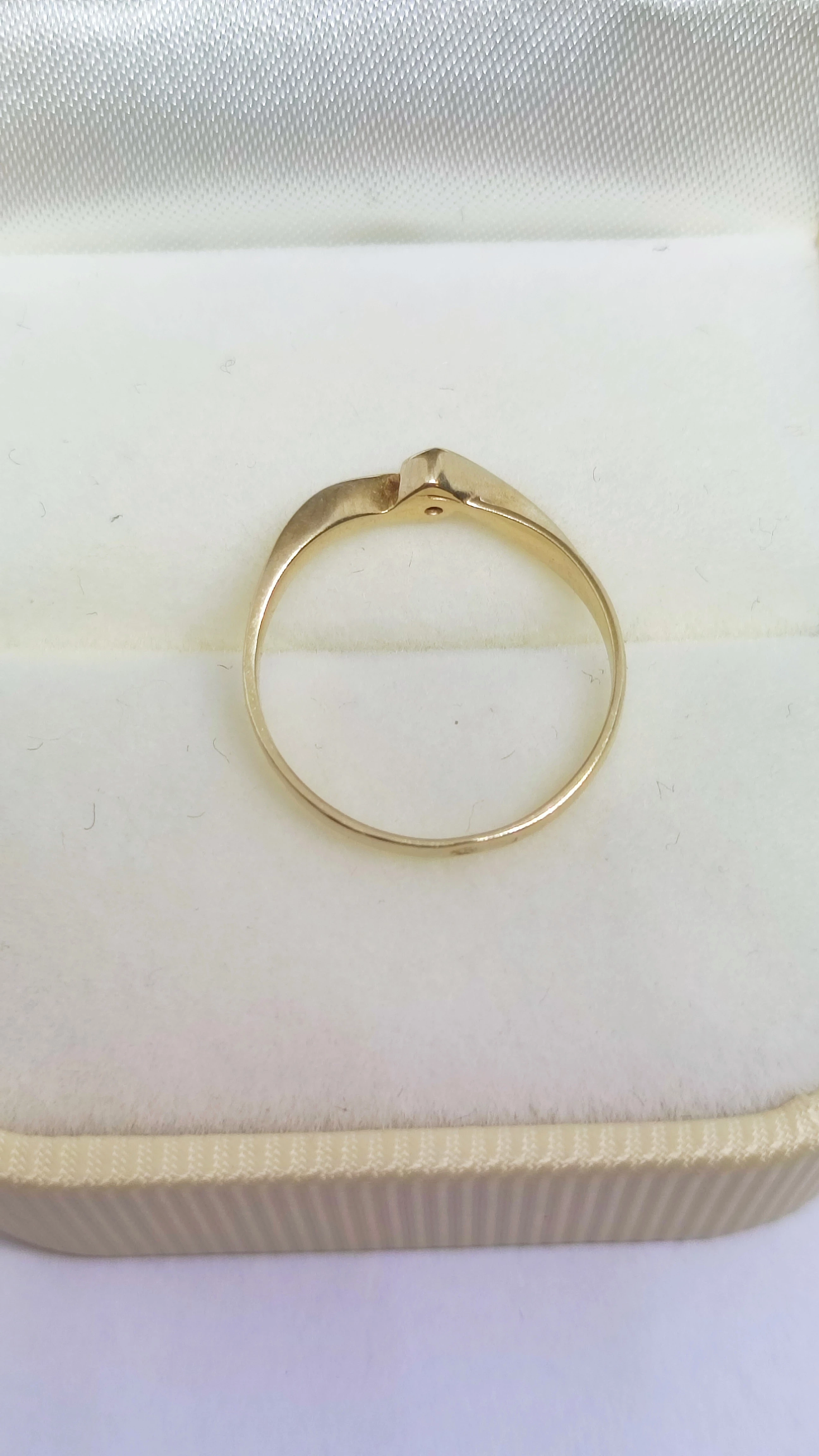 pierscionek-14k-z-diamentem-stan-uzywany