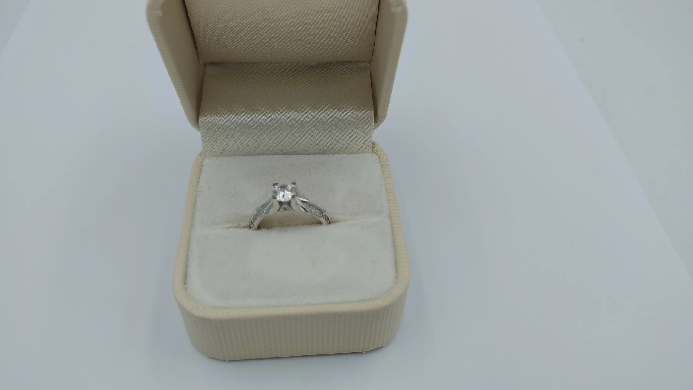 wyrob-jubilerski-uzywany-pierscionek-winnicka-24-kielce