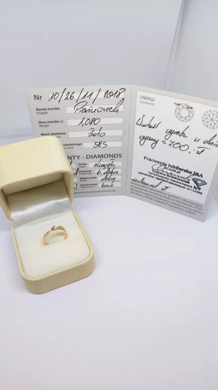 PIERŚCIONEK 14K Z DIAMENTEM