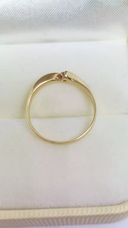 PIERŚCIONEK 14K Z DIAMENTEM