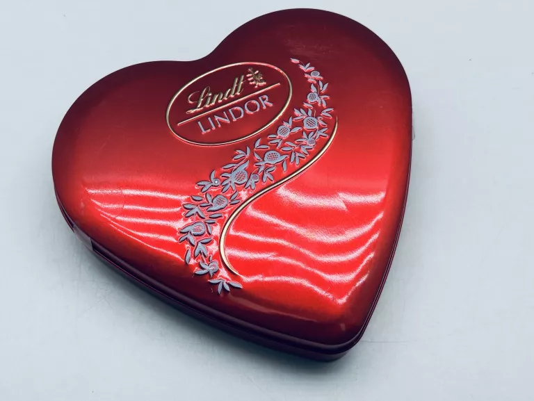 LINDT LINDOR MLECZNE SERCE 187G