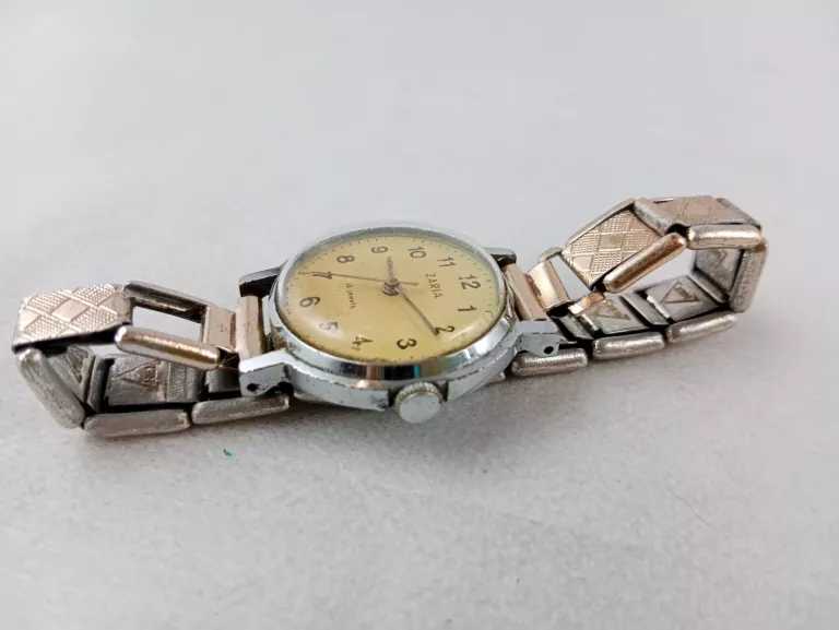 zegarek-zaria-15-jewels-stan-nie-wymaga-renowacji