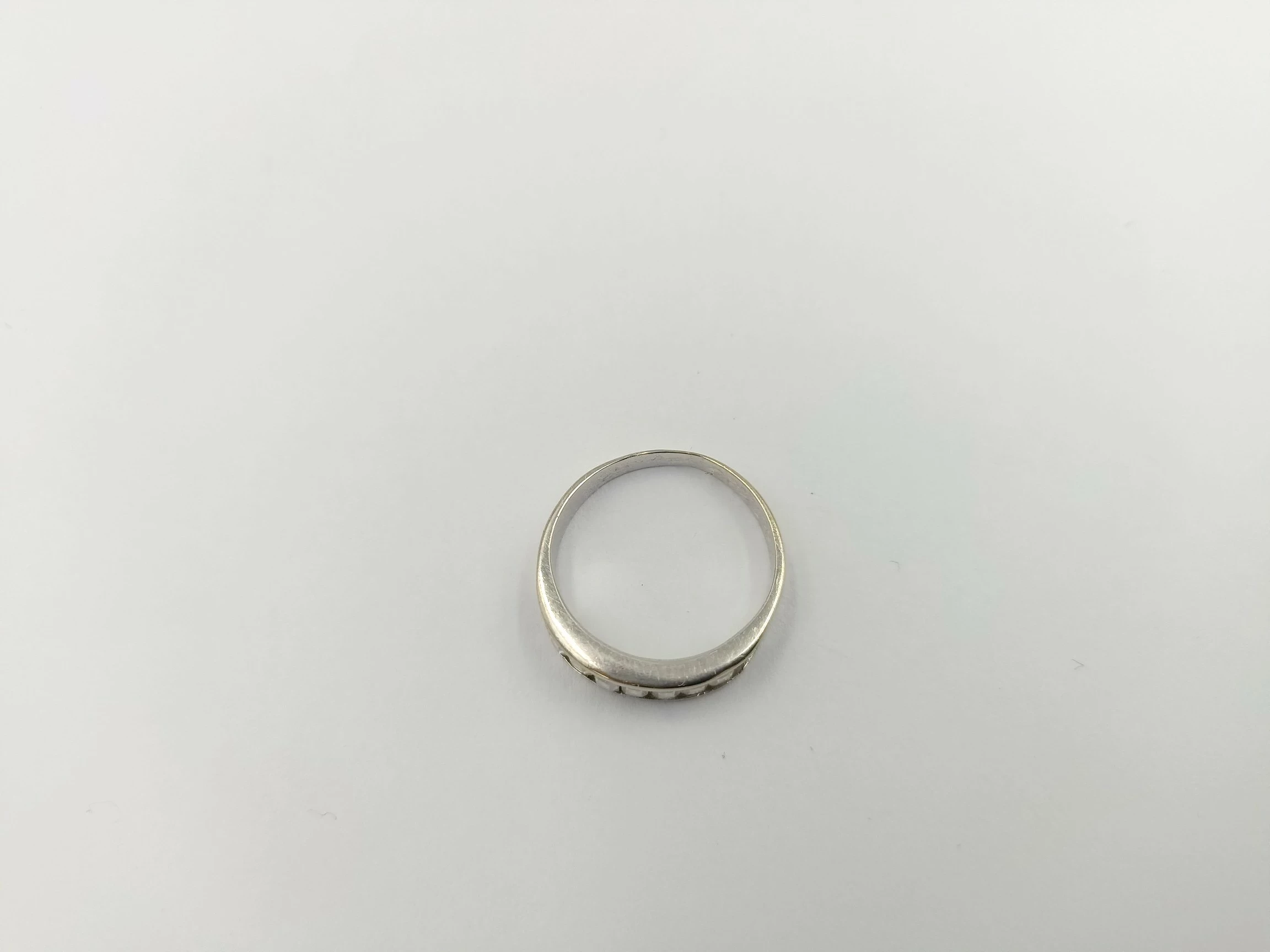 wyrob-jubilerski-uzywany-pierscionek-marka-bez-marki