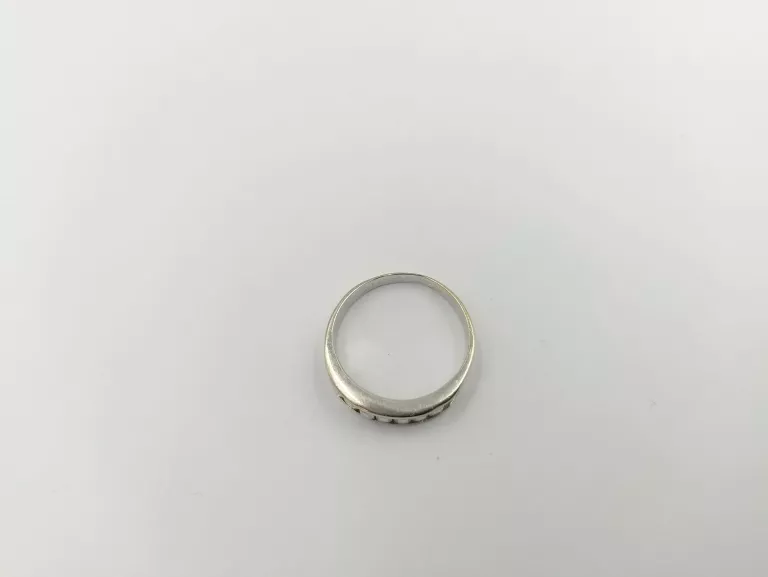 wyrob-jubilerski-uzywany-pierscionek-marka-bez-marki