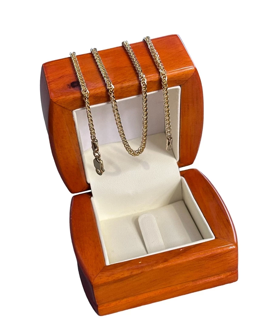 piekny-zloty-lancuszek-material-zloto