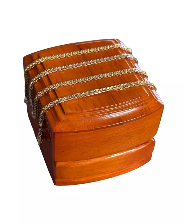 piekny-zloty-lancuszek-marka-bez-marki