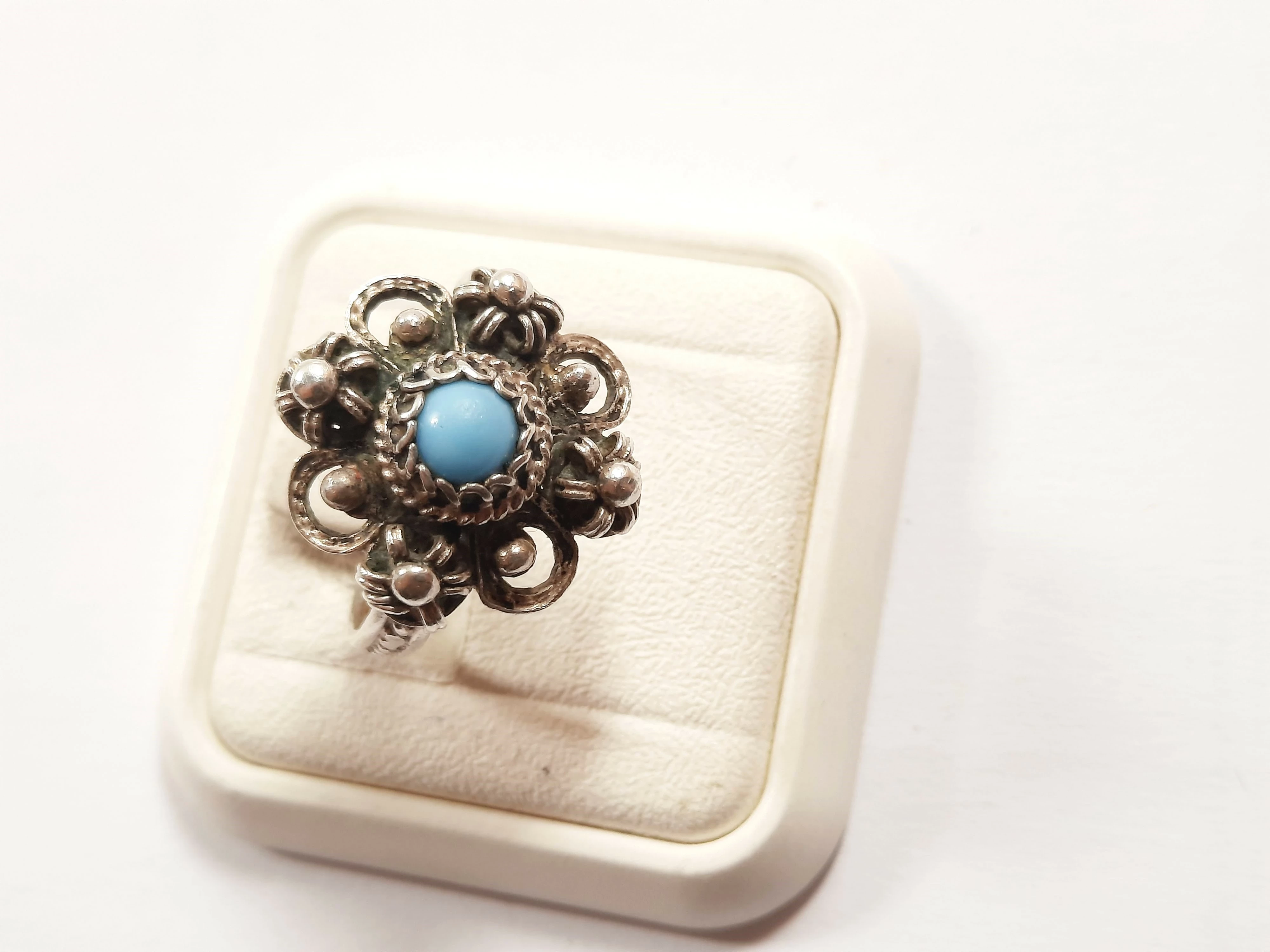 srebrny-stary-pierscionek-pr800-w390-cechy-brak