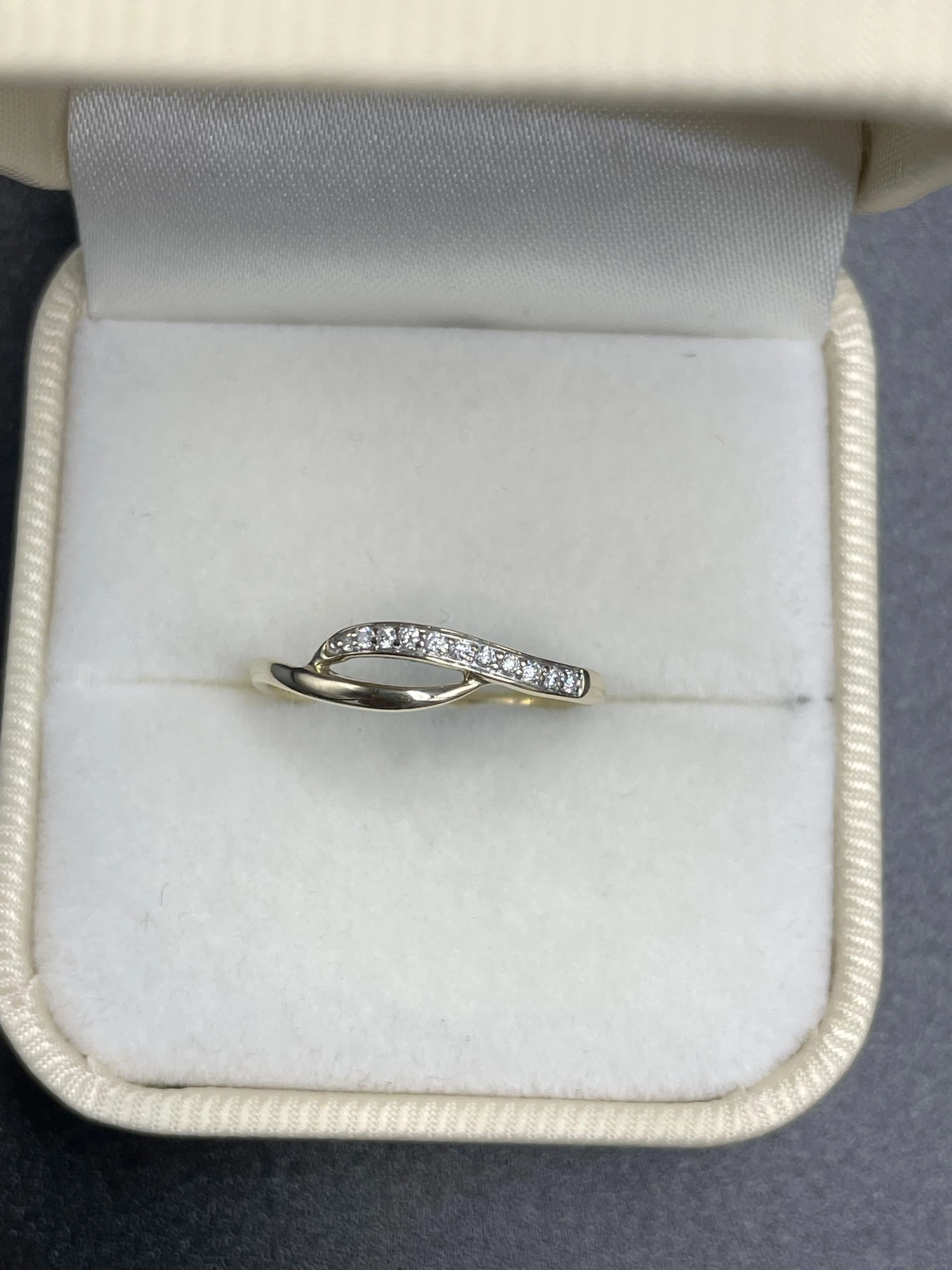 pierscionek-zloto-14k-11-brylantow-stan-uzywany