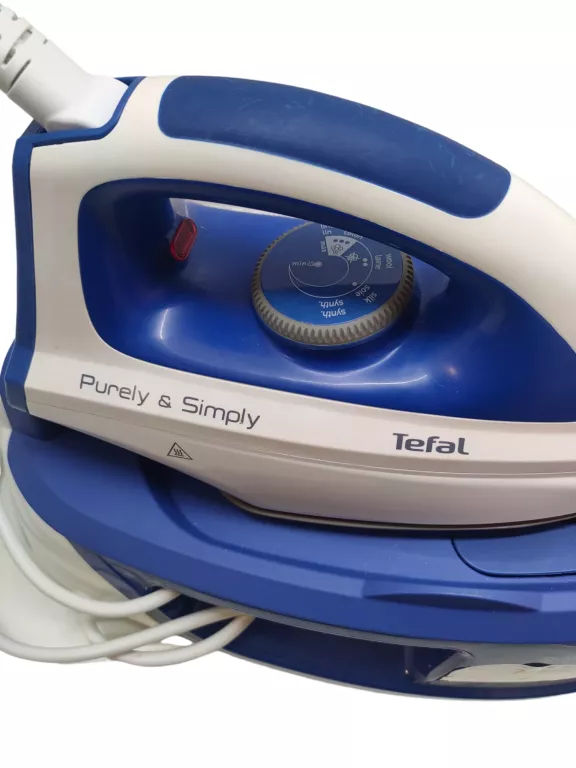 ŻELAZKO ZE STACJĄ PAROWĄ TEFAL