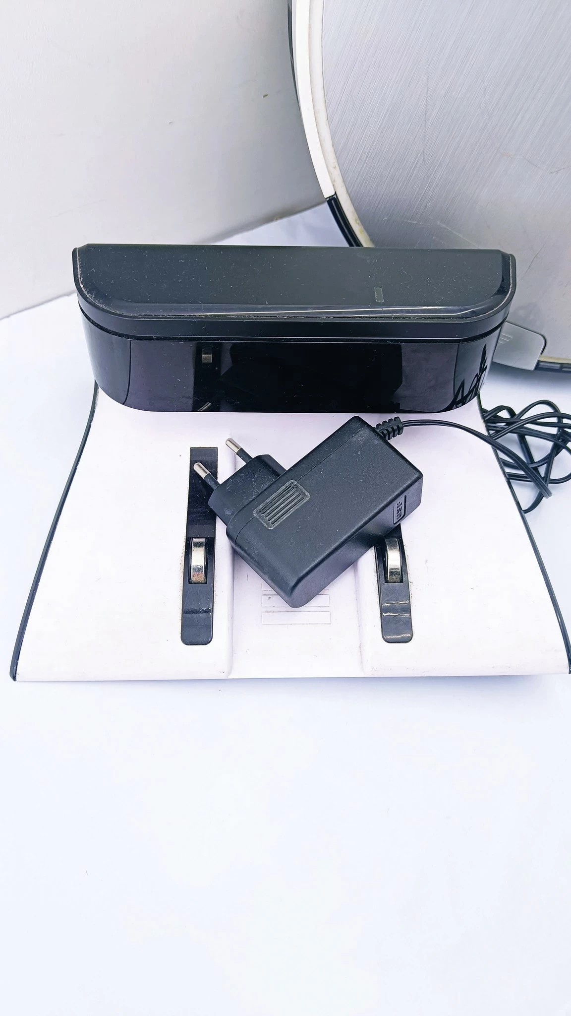 robot-sprzatajacy-silvercrest-ssra-1-stacja-ladujaca-kolor-dominujacy-czarny