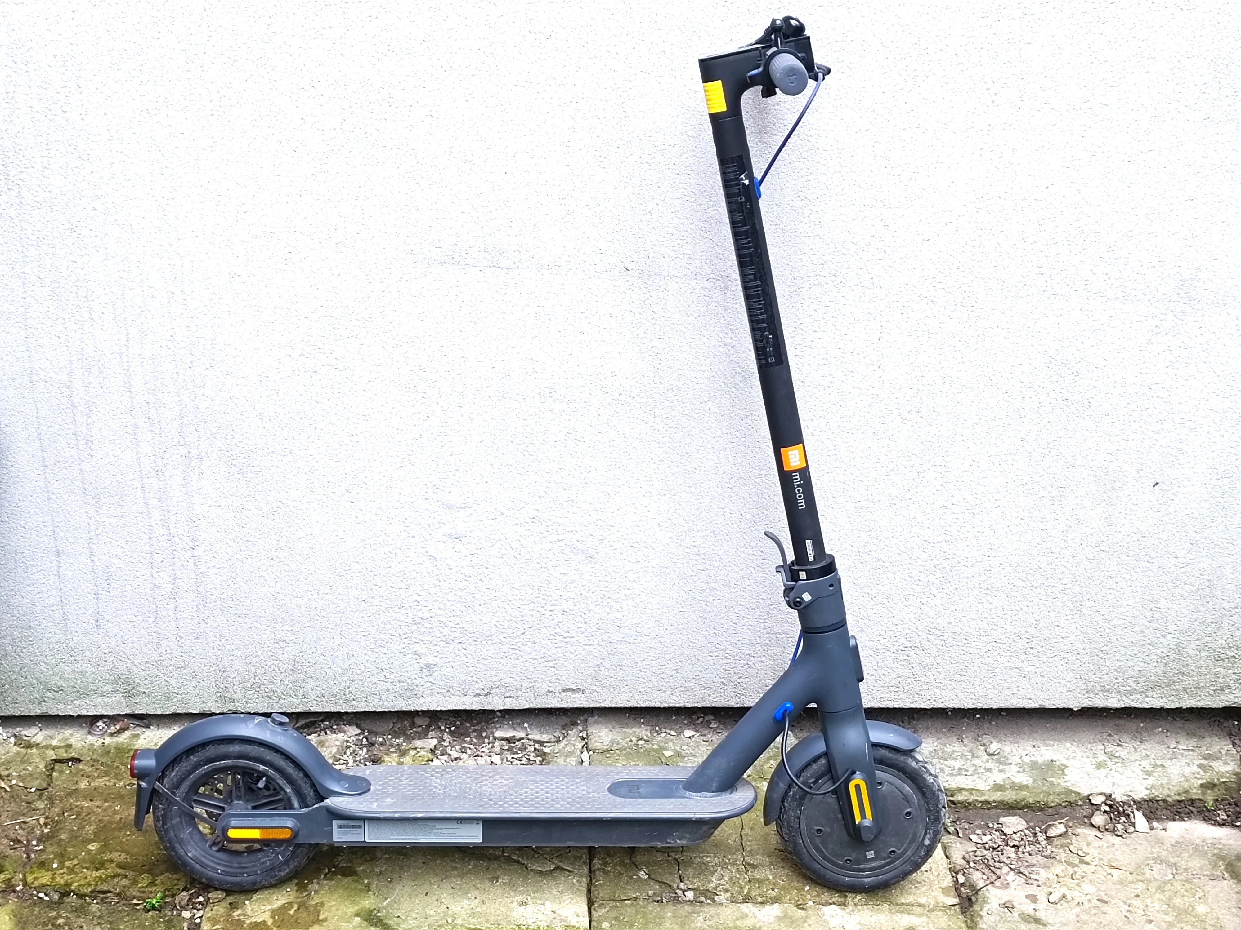 hulajnoga-mi-electric-scooter-3-marka-xiaomi