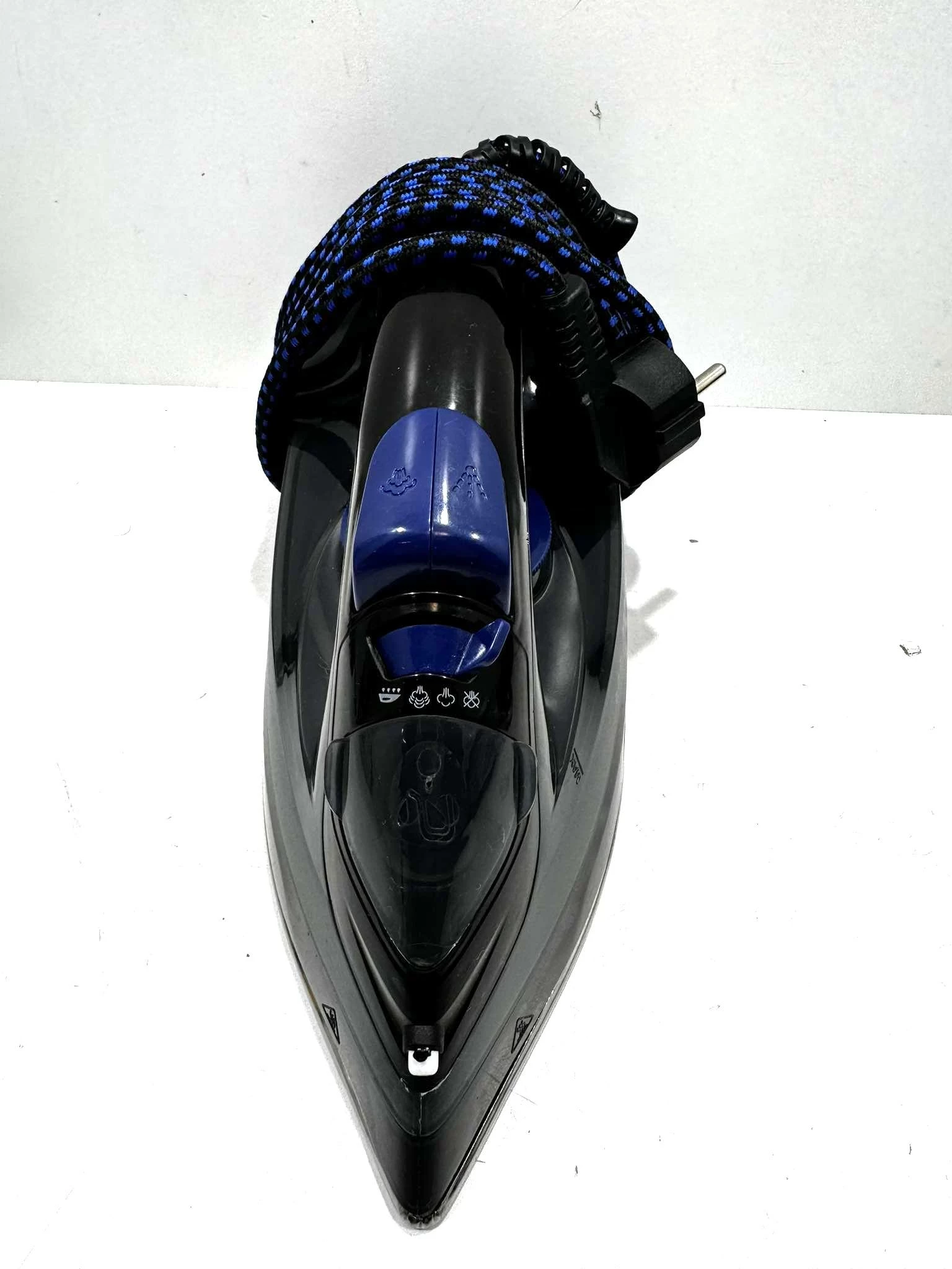 zelazko-clatronic-d-47906-1800w-moc-1800