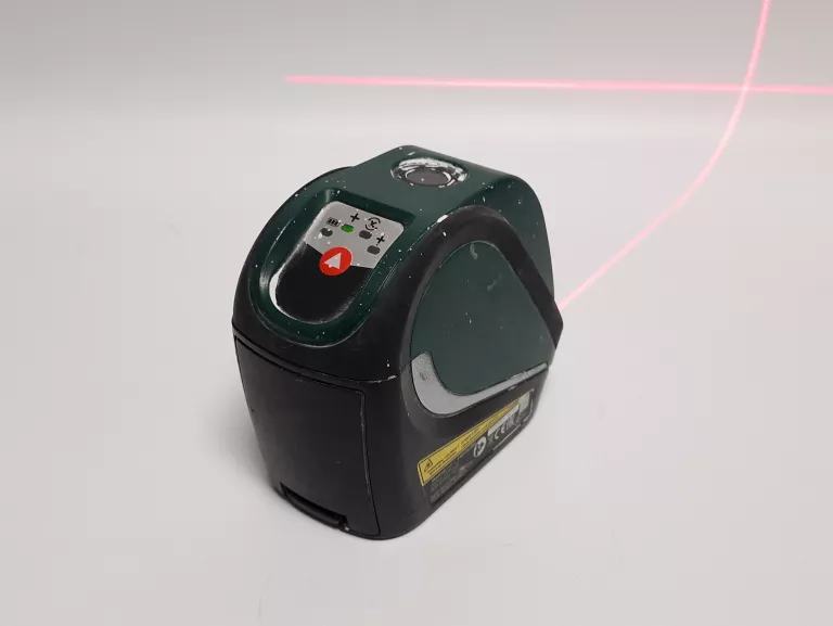 LASER KRZYŻOWY BOSCH UNIVERSAL LEVEL 2 + STATYW