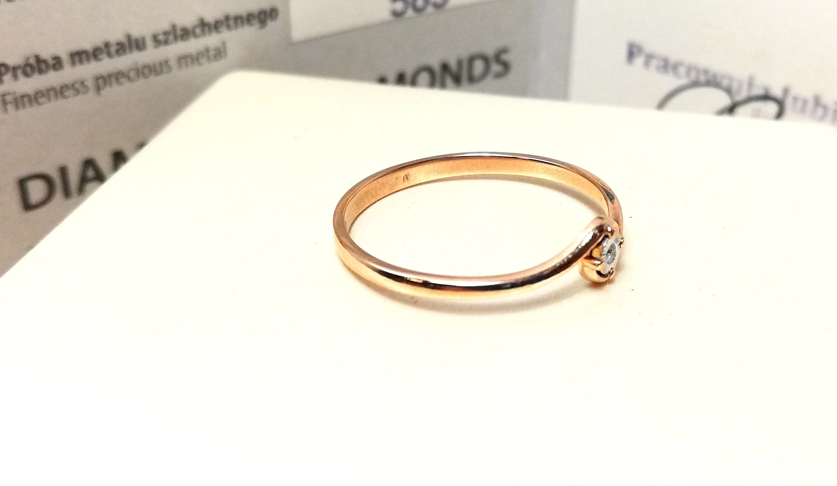 zloty-pierscionek-zreczynowy-z-brylantem-128g-585-r17-rodzaj-2205-16