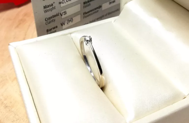 zloty-pierscionek-z-bialego-zlota-z-brylantem-wk-184gr-585-r165-material-15835-2