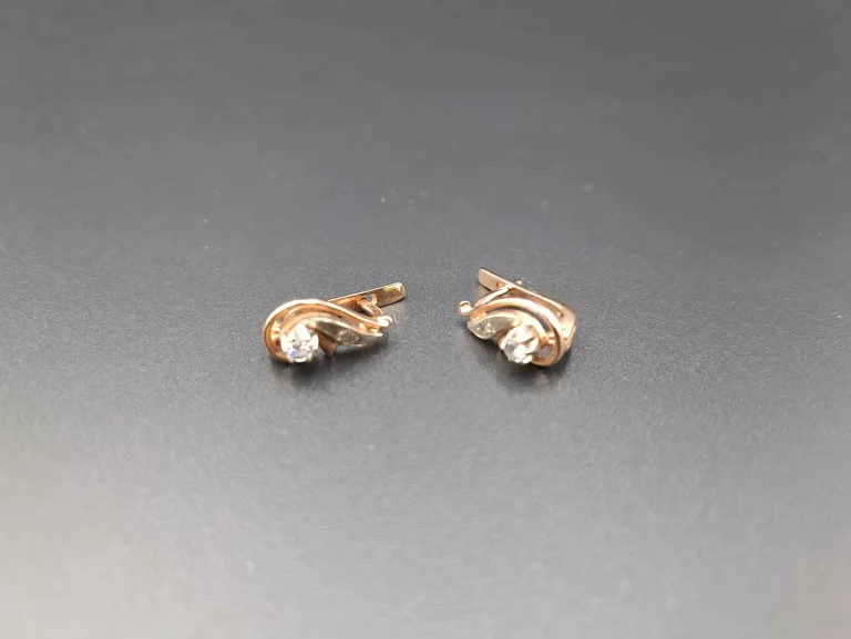 wyrob-jubilerski-uzywany-kolczyki-rodzaj-zapiecia-angielski