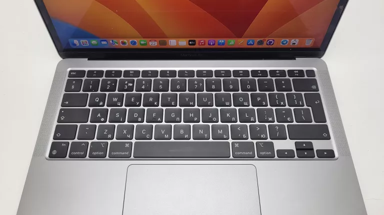 LAPTOP APPLE MACBOOK AIR M1 ( ŁADOWARKA)