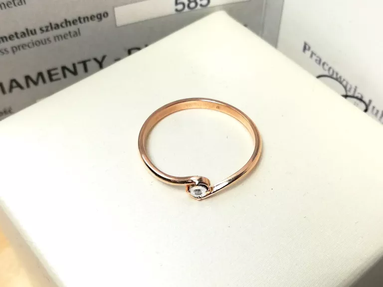 zloty-pierscionek-zreczynowy-z-brylantem-128g-585-r17-rozmiarsrednica-wew-mm-372-17