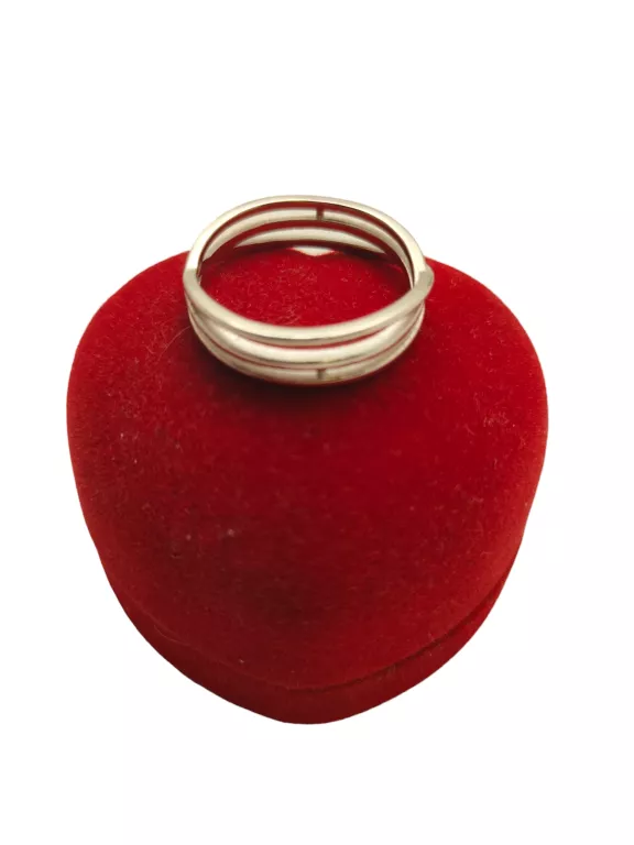 CIEKAWY SREBRNY PIERŚCIONEK  2,40G