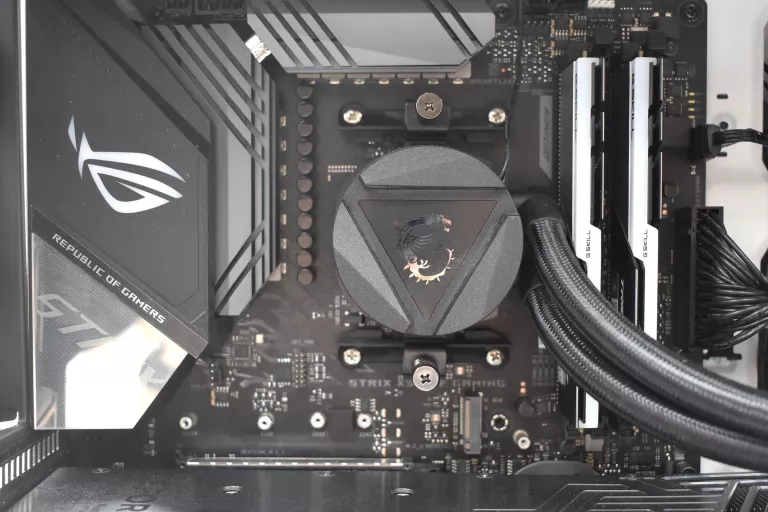 KOMPUTER STACJONARNY SKŁADAK X-KOM RYZEN 9 5950X 32GB 2TB SSD RTX 4090