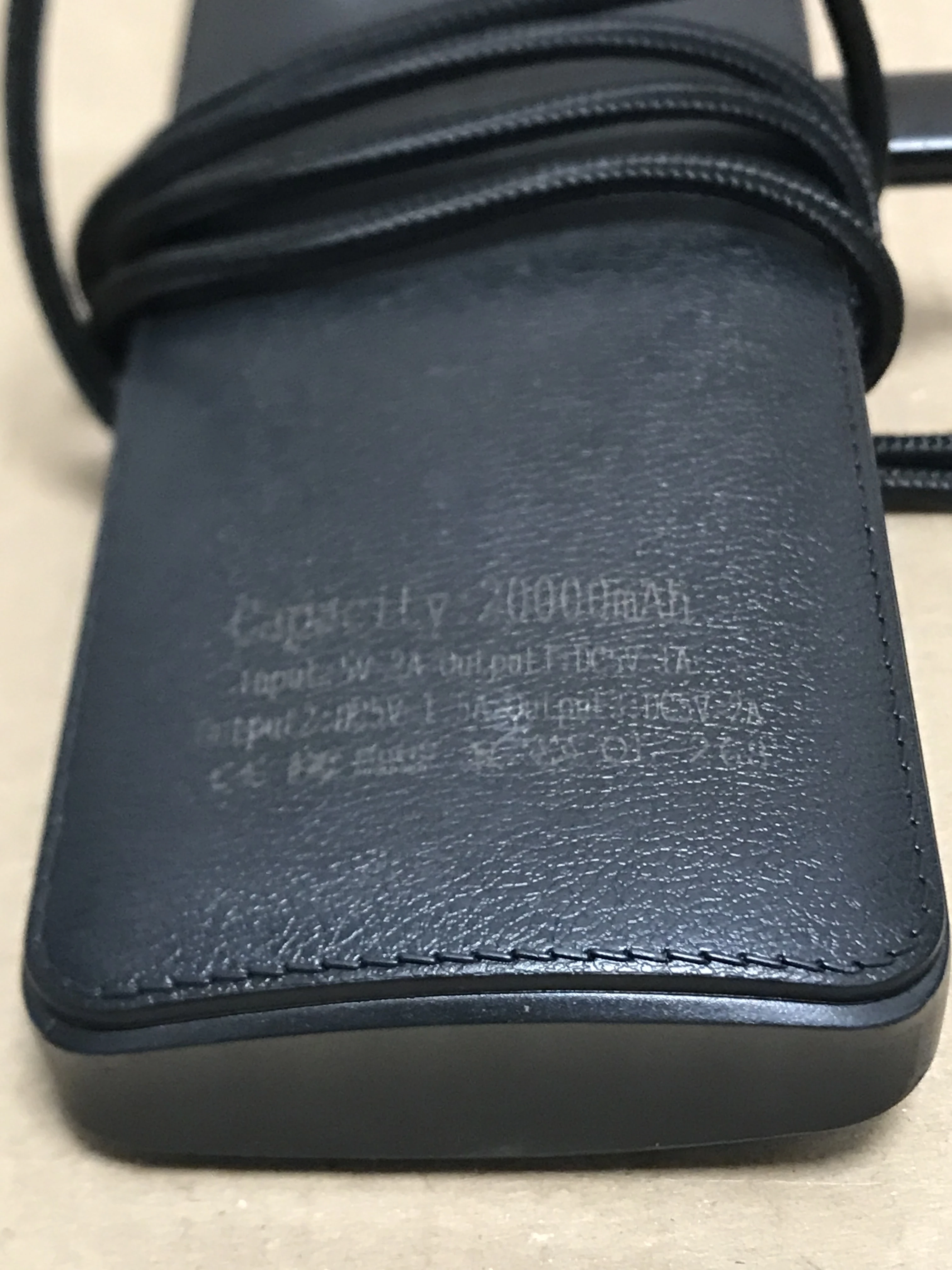 powerbank-20000-mah-kabel-pojemnosc-akumulatora-20000