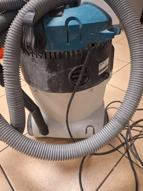 ODKURZACZ BUDOWLANY MAKITA VC2512L ORUROWANIE