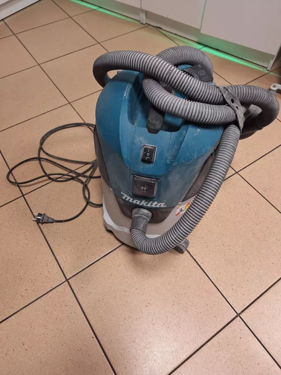 ODKURZACZ BUDOWLANY MAKITA VC2512L ORUROWANIE