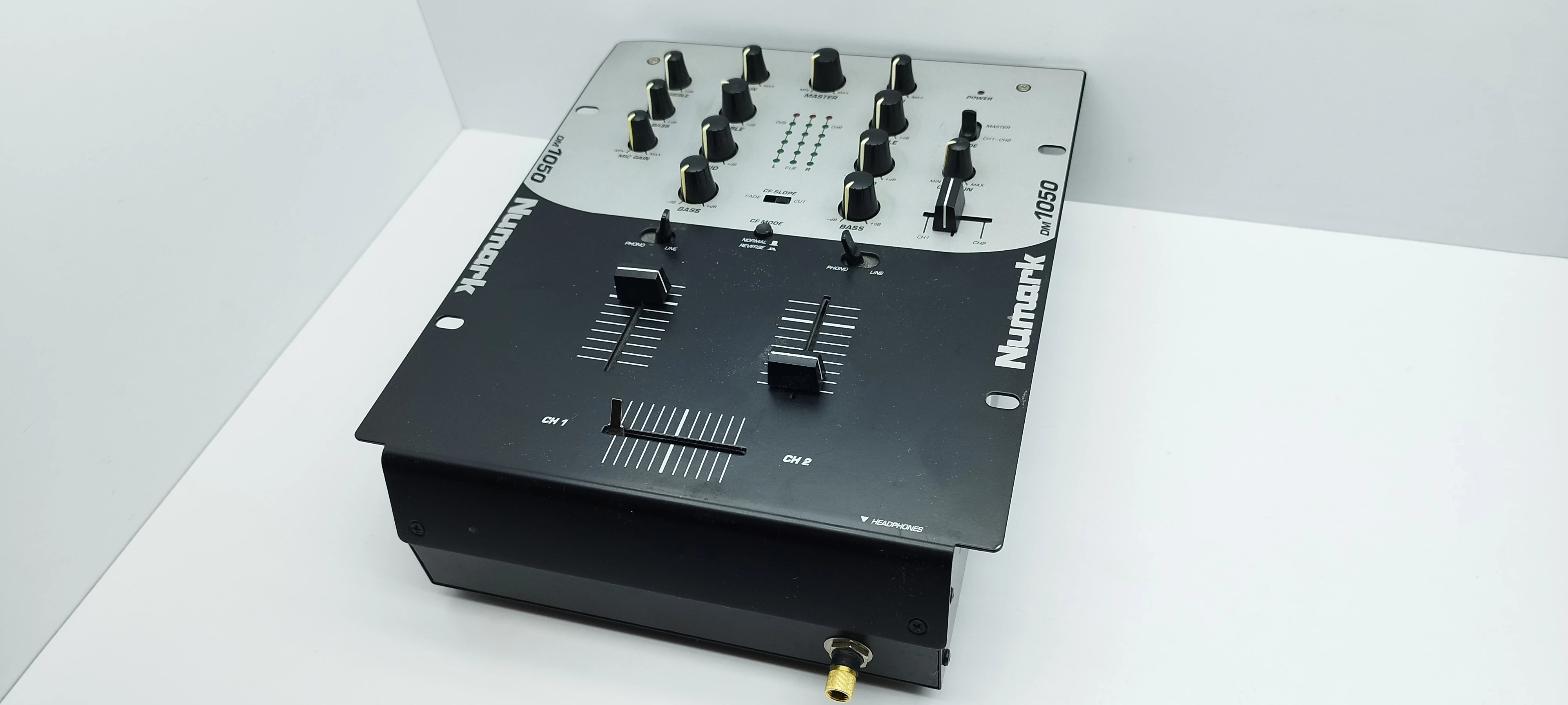 numark-dm-1050-mikser-dj-stan-uzywany