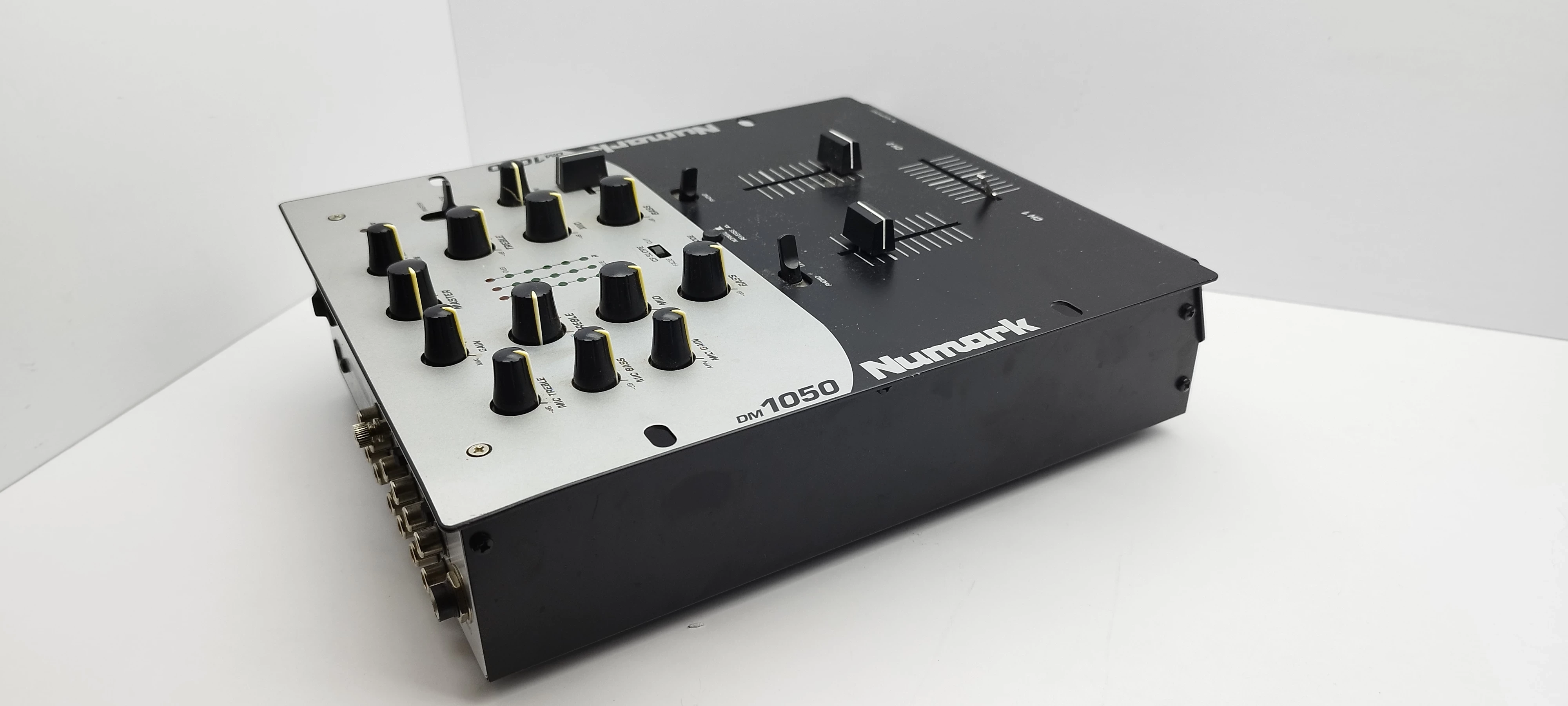 numark-dm-1050-mikser-dj-pasmo-przenoszenia