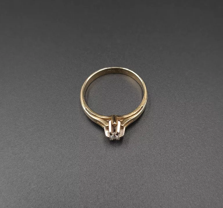 wyrob-jubilerski-uzywany-pierscionek-marka-bez-marki