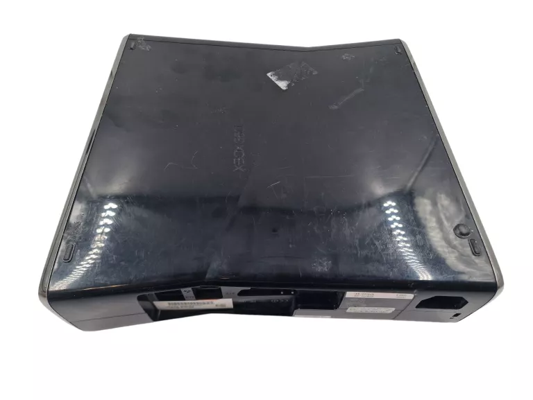 konsola-xbox-360-s-1439-250gb-2-pady-gry-kinect-opis-wersja-konsoli-xbox-360-slim