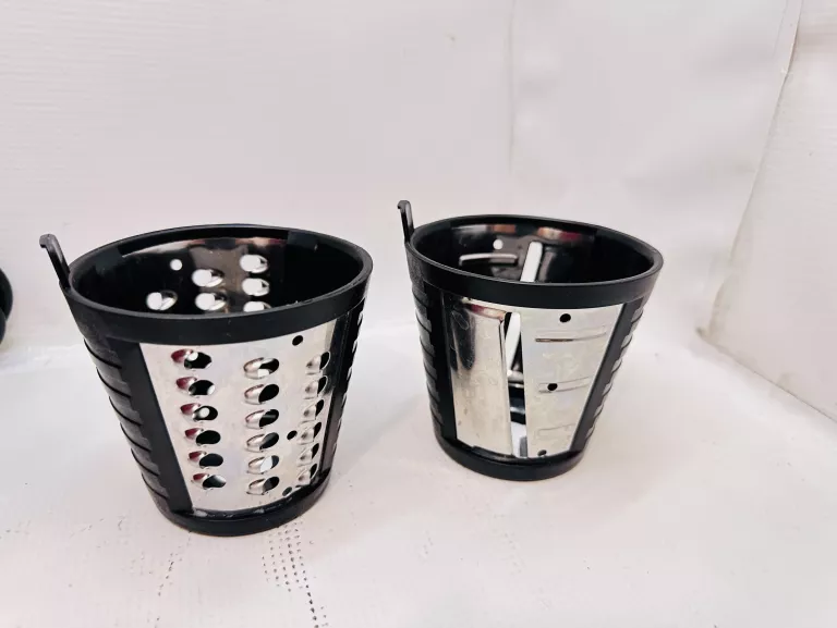 wyciskarka-philipiak-ph-1007-osprzet-opis-kolor-dominujacy-czerwony