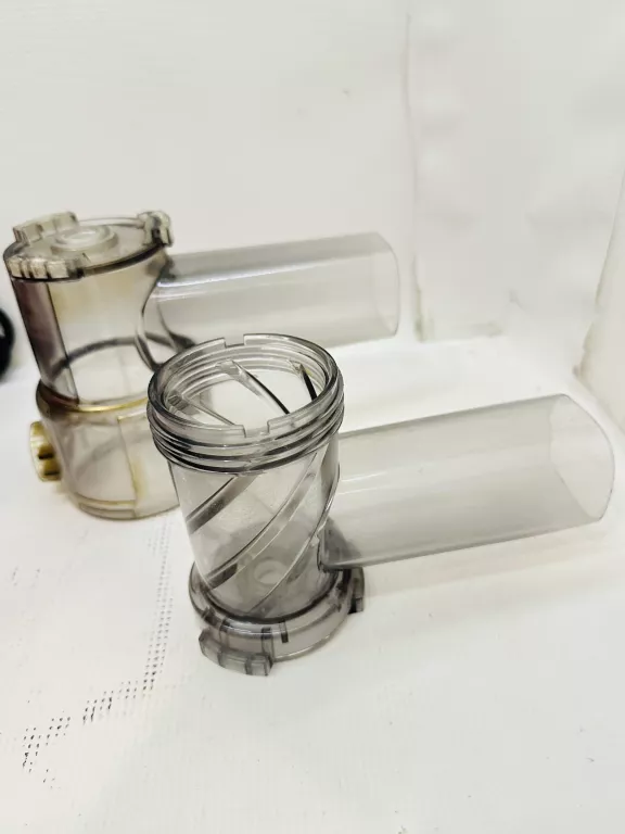 wyciskarka-philipiak-ph-1007-osprzet-opis-funkcje-dwukierunkowe-obracanie-stozka