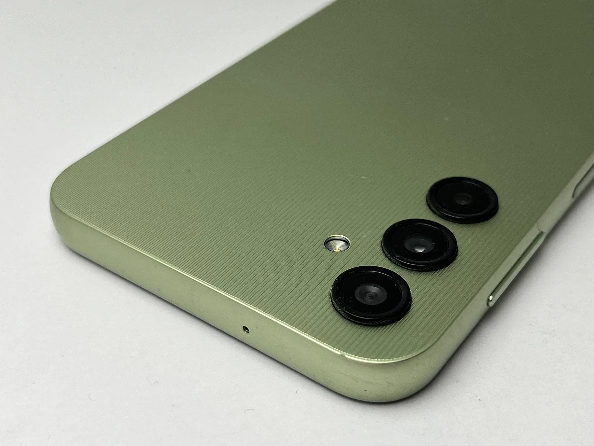 telefon-samsung-galaxy-a14-464gb-zielony-plus-przekatna-ekranu-660