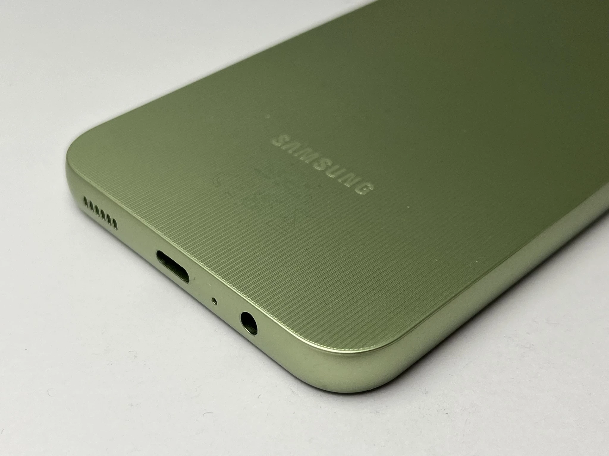 telefon-samsung-galaxy-a14-464gb-zielony-plus-wbudowana-pamiec-202869-214193