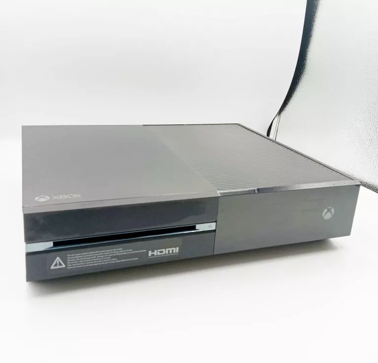 KONSOLA MICROSOFT XBOX ONE 8GB RAM/DYSK 500 GB CZARNA