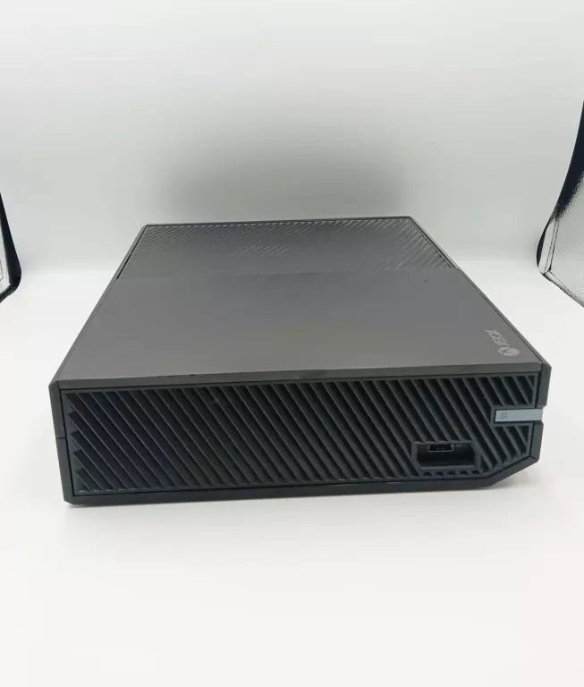 KONSOLA MICROSOFT XBOX ONE 8GB RAM/DYSK 500 GB CZARNA