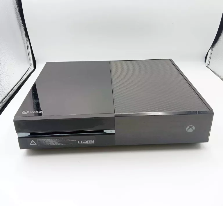 KONSOLA MICROSOFT XBOX ONE 8GB RAM/DYSK 500 GB CZARNA