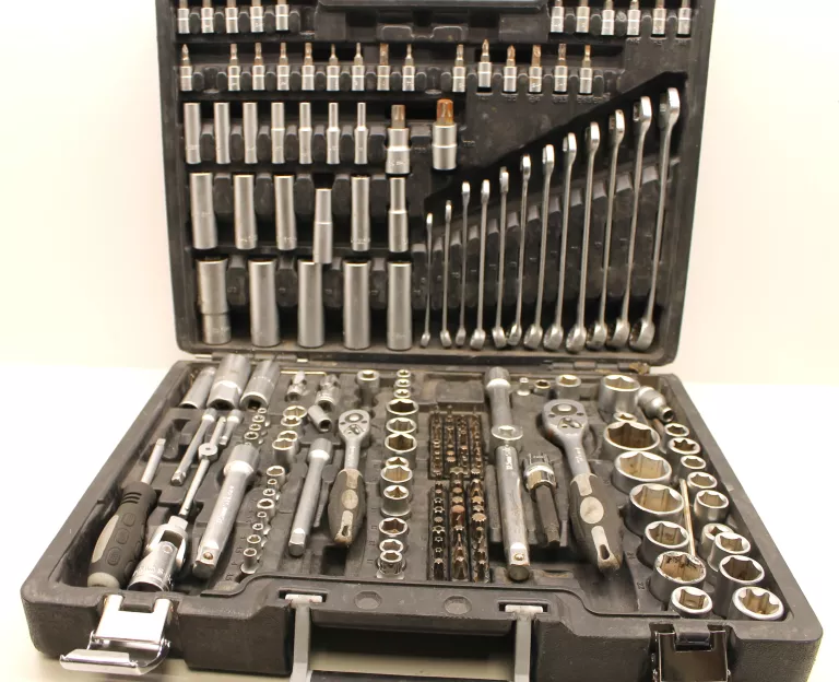 zestaw-kluczy-powerfix-profi-gajowicka-96-wroclaw