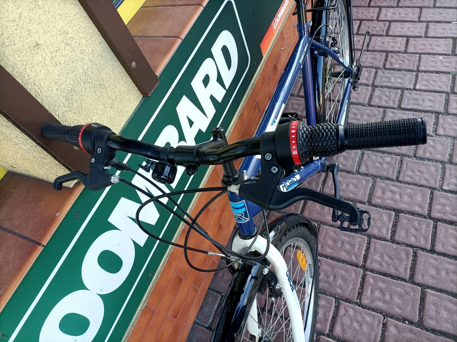 rower-freeroad-grand-valley-26-bialo-niebieski-z-bagaznikiem-kod-producenta-ddddd