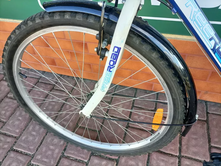 ROWER FREEROAD GRAND VALLEY 26" BIAŁO NIEBIESKI Z BAGAŻNIKIEM