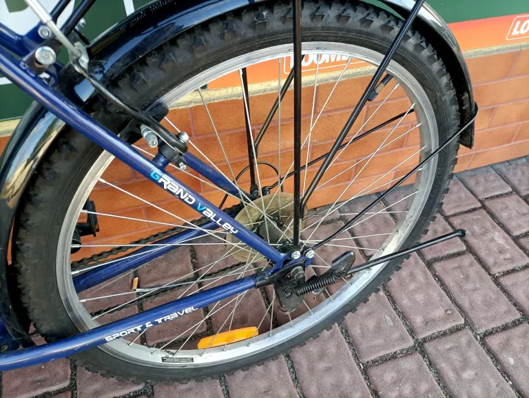 ROWER FREEROAD GRAND VALLEY 26" BIAŁO NIEBIESKI Z BAGAŻNIKIEM