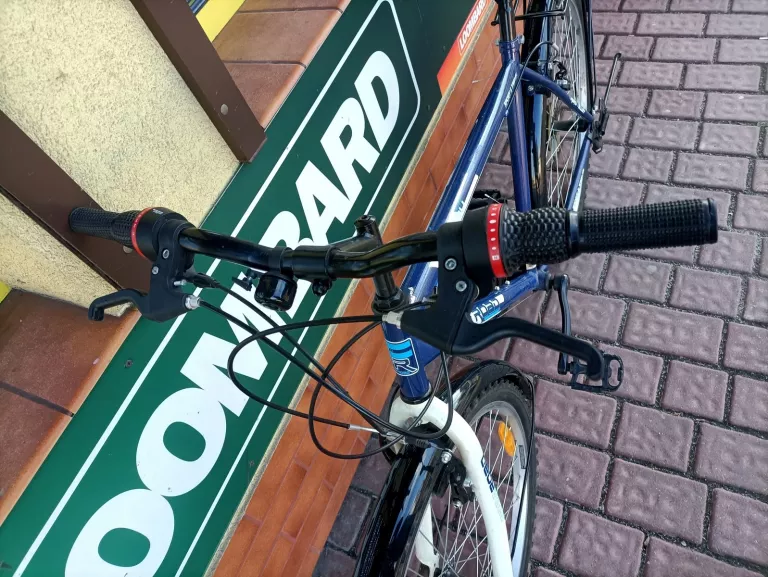 ROWER FREEROAD GRAND VALLEY 26" BIAŁO NIEBIESKI Z BAGAŻNIKIEM